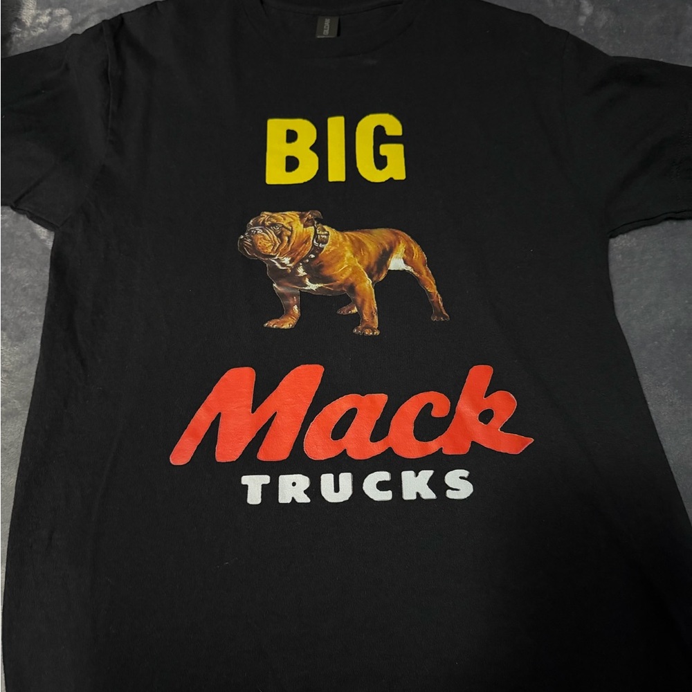 Gildan Black T-Shirt with Bulldog and Mack Trucks Design. Mack Trucks T-Shirt
